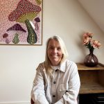 Bianca er psykoterapeutstuderende og afslutter sin uddannelse i juni 2026. Hun tilbyder samtaleterapi med fokus på relationer og krop og arbejder med blandt andet selvværd, grænser, relationsudfordringer, angst, stress, depression samt livskriser og lettere traumearbejde.